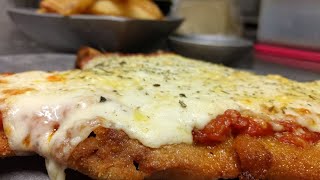 MILANESA NAPOLITANA CON PAPAS FRITAS Chef Marcos Di Cesare [upl. by Kinata]