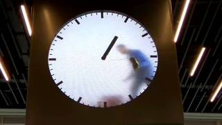 Часы в аэропорту Амстердама Schiphol Amsterdam Watch  Clock [upl. by Anair]