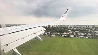 Ryanair B737800 landing in Bydgoszcz BZG đź‡µđź‡± âśď¸Ź [upl. by Amsirahc]