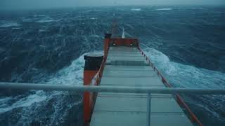 Шторм Баренцево море Ship in storm Barents Sea Heavy lift ship [upl. by Oidiple]