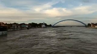 ASÍ FUE EL SEGUNDO DESBORDE DEL RÍO PIURA  PERÚ 01042017 [upl. by Anhcar653]