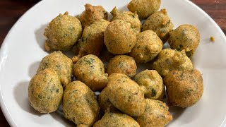 Gujrati Methi Na Gota Recipe  Gujrati Deep Fried Snack  Methi Gota  No onion No garlic snack [upl. by Cacka211]