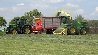 Loonbedrijf Dekker met hun nieuwe John Deere 8600i en 5 trekkers aan het gras hakselen 2022 [upl. by Melany]