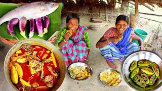 Hilsha fis with brinjal curry cookingampeating by santali tribe womenrural village India [upl. by Couchman32]