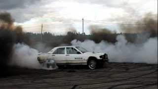 MercedesBenz 190D OM603 Diesel Smoke Epic Burnout [upl. by Stoneham]