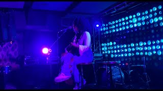 Truvi  Headaches Raveena cover Live at Babys All Right [upl. by Heymann]