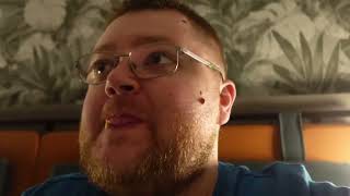 Big lee reviews food in Brighton [upl. by Wilmer513]