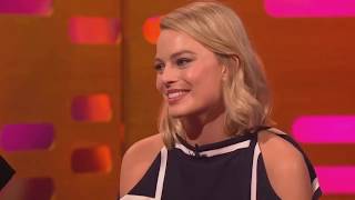 Margot Robbie fa un Tatuaggio in diretta al Graham Norton Show  SUB ITA [upl. by Sadnak526]