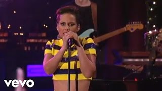 Alicia Keys  Girl On Fire Live on Letterman [upl. by Alegnasor]