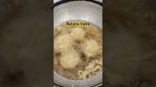 Batata Vada  बटाटा बडा Batata Vada Racipe cookingwithpriyankaabhi batata [upl. by Naitsihc]