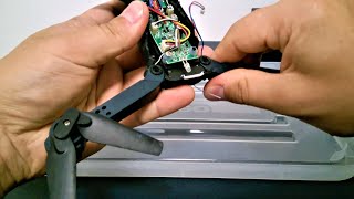 How to Fix Stuck Propellers on Mavic Clone Eachine E58 aka SkyQuad QuadAir AeroQuad Drone X Pro [upl. by Enidlareg614]