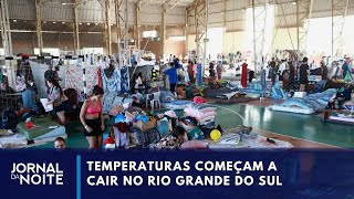 Chegada do frio complica vida dos desabrigados no Rio Grande do Sul  Jornal da Noite [upl. by Aissej]