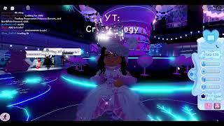 Buying The Fluttery Frozen Fan With Diamonds I Won From A Giveaway  Roblox Royale High [upl. by Drucill516]