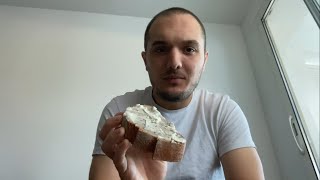 Je teste le fromage à tartiner violife 1kg de pain [upl. by Eiramnwad]