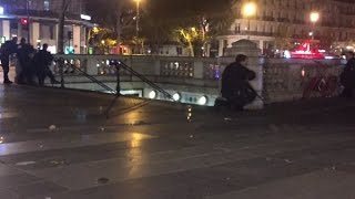 Panique à Paris  quotÉnorme mouvement de foulequot sur la place de la République [upl. by Elyac]