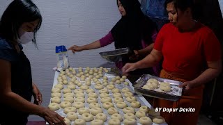 TIPS MEEMBENTUK DONAT DAN MELUBANGI DONAT [upl. by Flory]