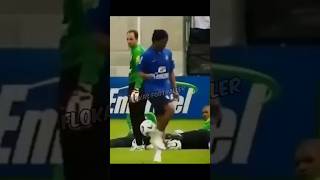 Ronaldinho rare freestyle skills 🥶🥵😱 trendingshorts sarlongkifreestyle ronaldinhoronaldo rona [upl. by Wichern340]