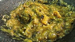 Salsa verde asada en molcajete RecetasdeLuzMa [upl. by Hungarian]