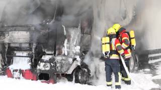 Irschenberg LKW brennt auf A8 Richtung München vollkommen aus [upl. by Arela105]