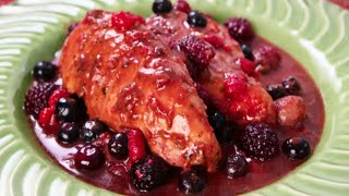 Peito de Frango Com Mel Vinho e Frutas Vermelhas [upl. by Ollehcram]