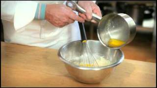 Madeleines par PierreDominique Cécillon pour Larousse Cuisine [upl. by Yortal]