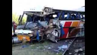 Tragedia en Meoqui tren choca vs autobus [upl. by Bondon785]