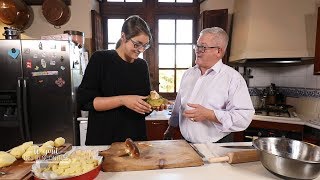 Une tourte de pommes de terre aux cèpes dans un château fort landais [upl. by Adnohser404]