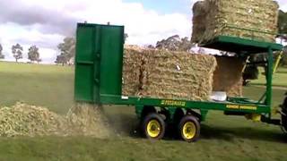 Ashmore Engineerng FEEDMAX Hay Feedout Trailer 2013 [upl. by Jara490]