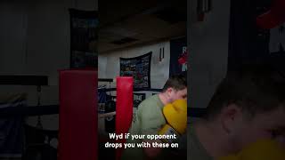 Wyd if your opponent drops you with 25 oz gloves on😂😂 boxing boxeo fyp viralvideo [upl. by Nylarac]