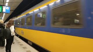 ICMm Koploper komt aan in Station Schiphol en righting Den Haag Centraal [upl. by Aracahs]