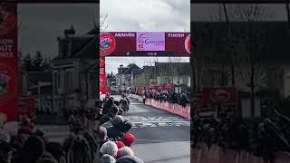 🏆 Benoit Cosnefroy règle le sprint du peloton pour gagner ParisCamembert SHORTS [upl. by Darrelle321]