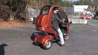 MotoMojo TriElite 150 3 Wheel Scooter [upl. by Yelhak]