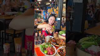 Eating papaya saladThai Street Food [upl. by Cynarra]