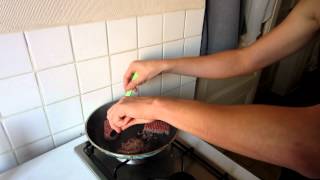 Faire cuire des steakhachés avec Chef WhiiTyy BiRdOw et Capetlevrai [upl. by Zonda]