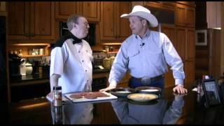 Cookin the perfect chicken fried steak [upl. by Bernice]