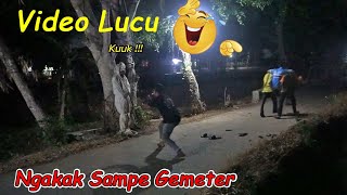 407 ▶️ Bikin Ngakak Sampe Gemeter Prank Pocong terlucu sepanjang masa [upl. by Sinoda]