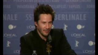 Keanu Reeves Speaks German Keanu spricht Deutsch Berlinale [upl. by Ysak]