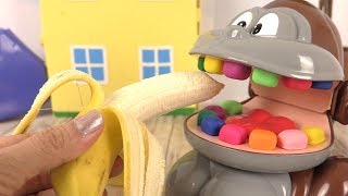 Le Singe Play Doh Dentiste Mange sa Banane [upl. by Files473]