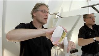 Instructie video Regelmatig schoonmaken van badkamer of douche [upl. by Hayman450]