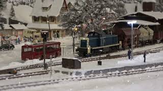 Moba Winter Anlage  Großartige Winter Weihnachts Modelleisenbahn Anlage Maßstab 187 H0 Modellbahn [upl. by Yaeger]