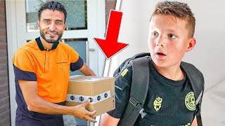 IK BEZORG PAKKETJES BIJ FANS 😱🎁 [upl. by Adnohsor863]