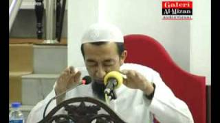 Senyum POWER Imam Batal Solat Semasa Sujud  Ustaz Azhar Idrus [upl. by Assenahs]