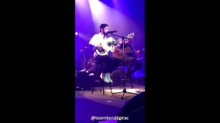 Kendji Girac quot Elle ma aimé quot à la cigale à Paris [upl. by Ymmor573]