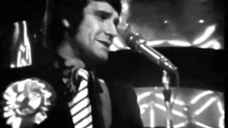 The Kinks  Autumn Almanac  TOTP 1967 [upl. by Ardnwahsal411]