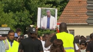 Mort dAdama Traoré des rapports manquent au dossier [upl. by Atselec]