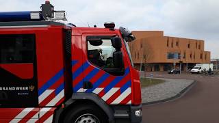 brandweer de weg blokeren tijdens spoed  brandweer oldambt politie teamjw [upl. by Ahsieket]