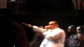 Daddy Yankee ella me levanto live [upl. by Atnauq]