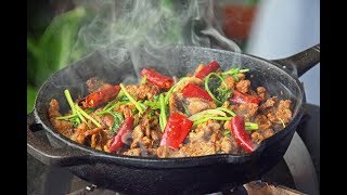 Cumin Lamb Stirfry Northern Chinesestyle on a Hot Plate 孜然羊肉炒烤肉 [upl. by Yirinec393]