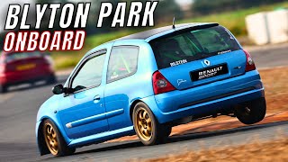 CLIO 172 RS IN BLYTON PARK [upl. by Gabriell]