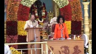 Sathya Sai Baba  78thBirthdayDiscourse [upl. by Fausta413]